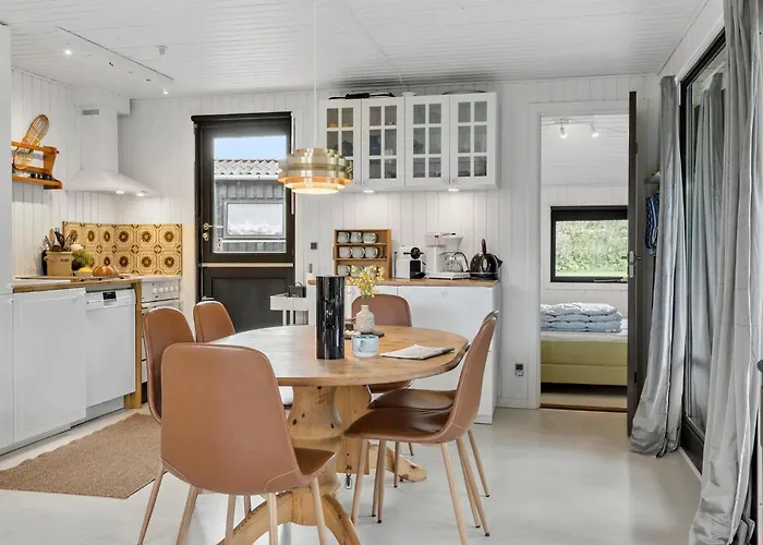 3 Bedroom Cozy In Casa de Férias *