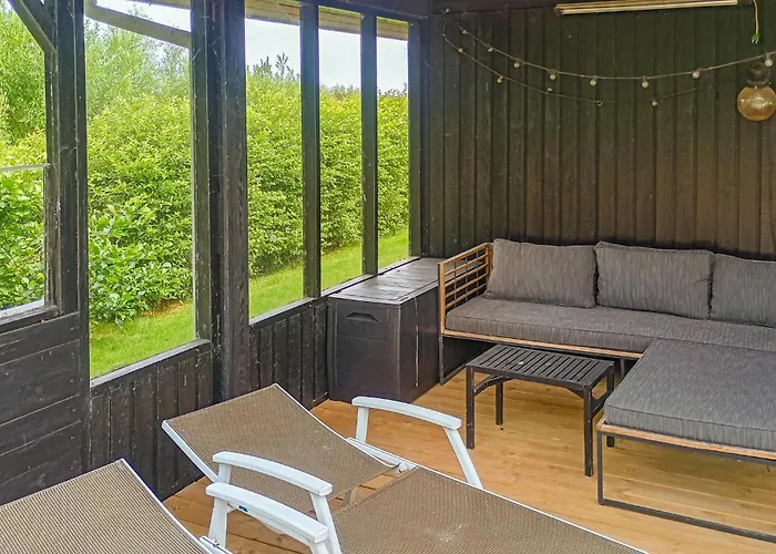 3 Bedroom Cozy In *